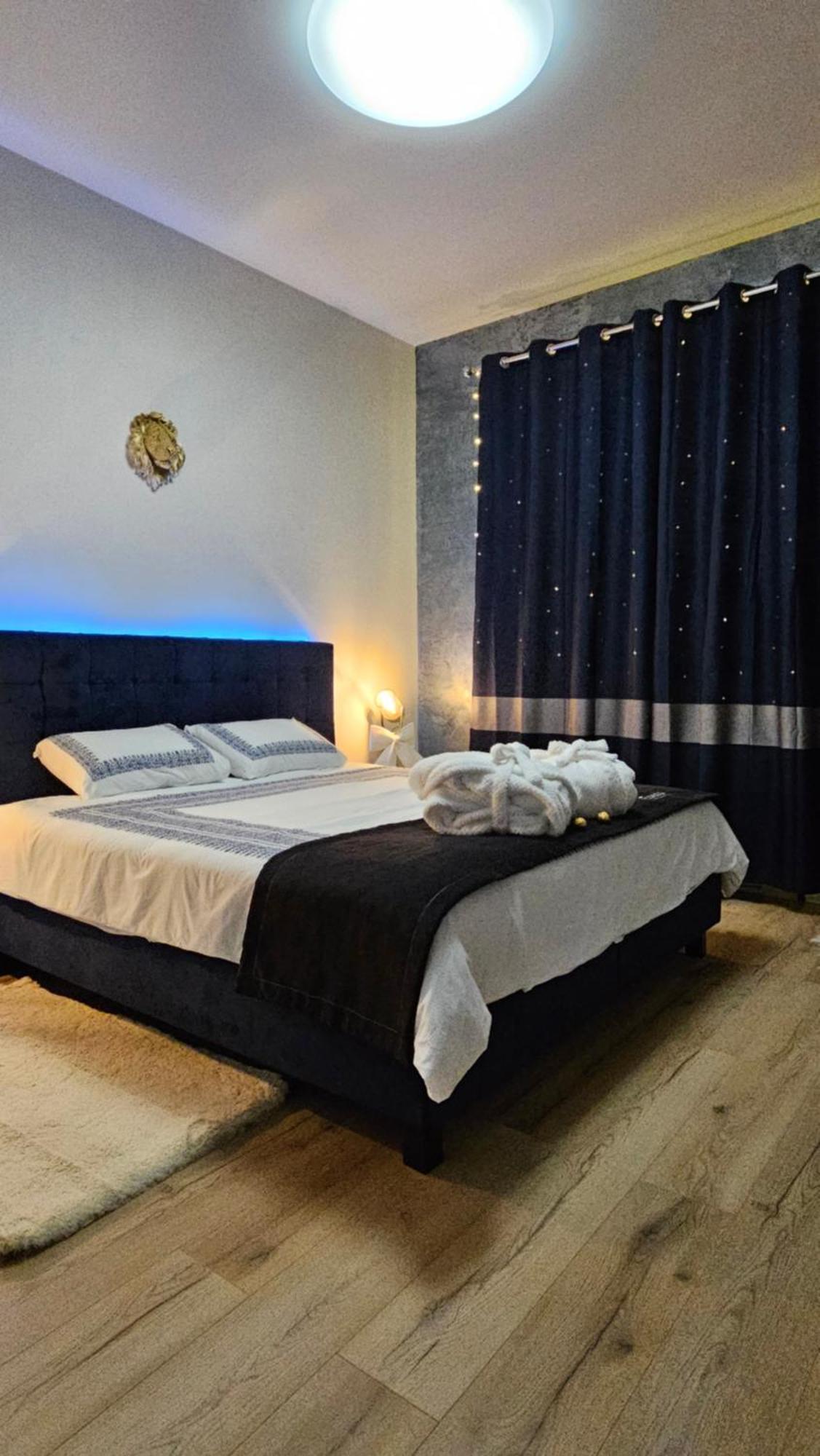L Escale Spa Privatif ตูร์แน ภายนอก รูปภาพ